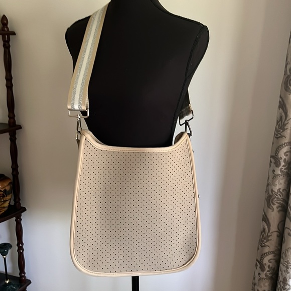 NWT ah-dorned New York perforated neoprene handbag w/strap; color: cashmere. - Picture 6 of 9